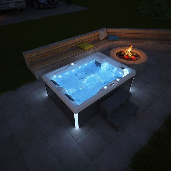 Outdoor Whirlpool Elba inkl. Heizung, Hydromassage, Bluetooth und Farblicht inkl. Thermoabdeckung &