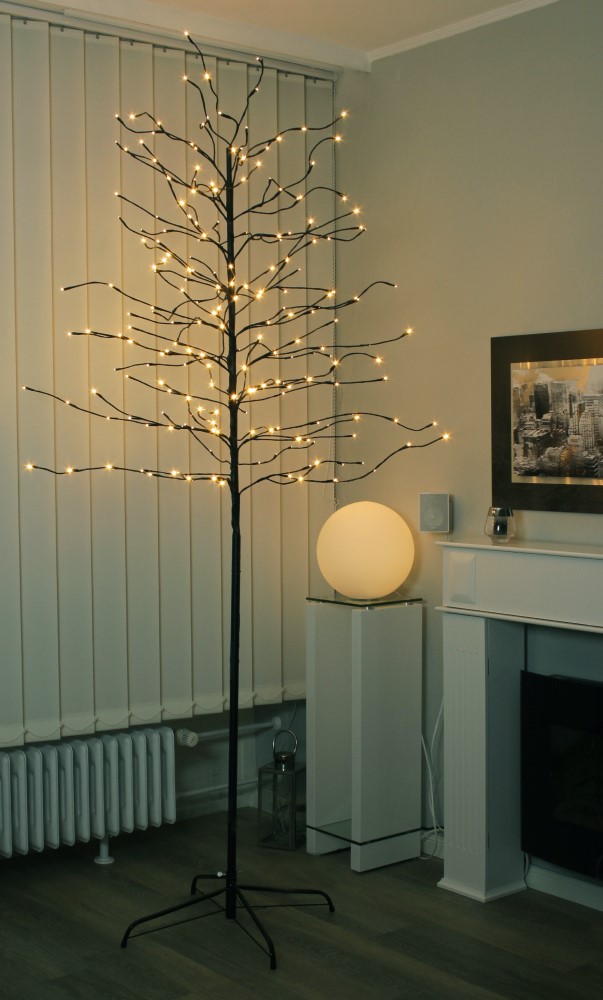 Deko warmweiße LED Baum, Star-Max | 240 Norma24 LEDs