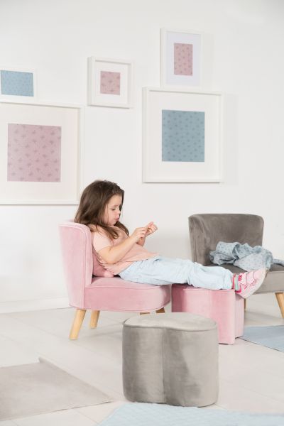 Kindersessel „Lil Sofa“, bequemer Sessel mit stabilen Holzfüßen und Samtstoff in Mauve