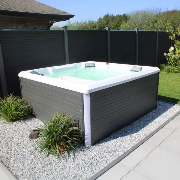 Outdoor Whirlpool STREAM BIG inkl. Treppe und Thermoabdeckung